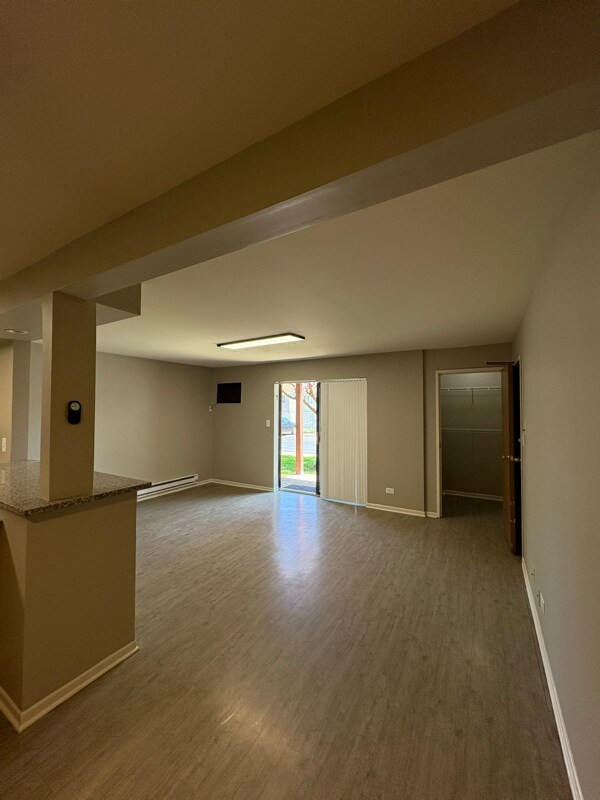 Foto del edificio - 1332 Geneva Dr