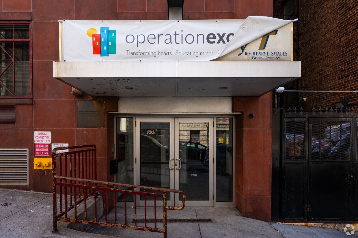 Building Photo - 608 W 149th St