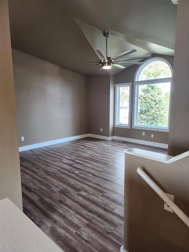 Building Photo - 5 bedroom in Briarwood - Water/Sewer/Trash PAID