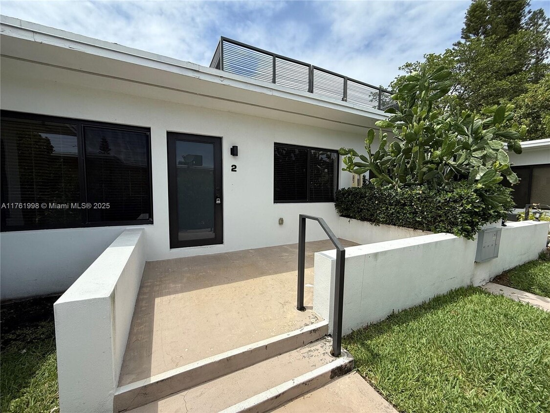 Foto principal - 1765 Normandy Dr