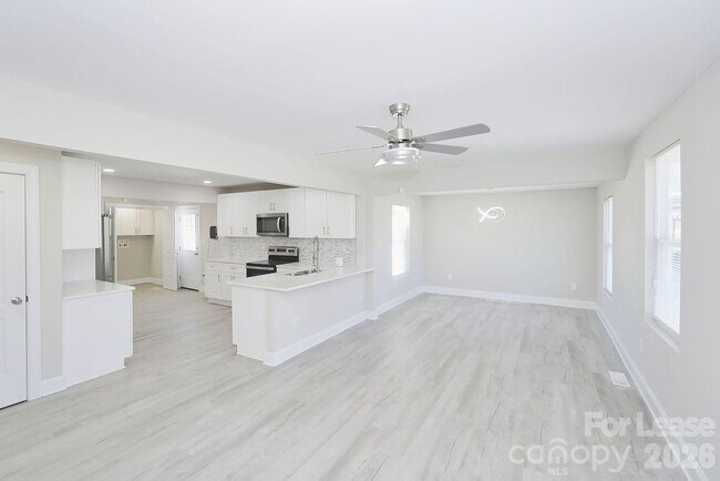 Foto del edificio - 3825 Westway Dr