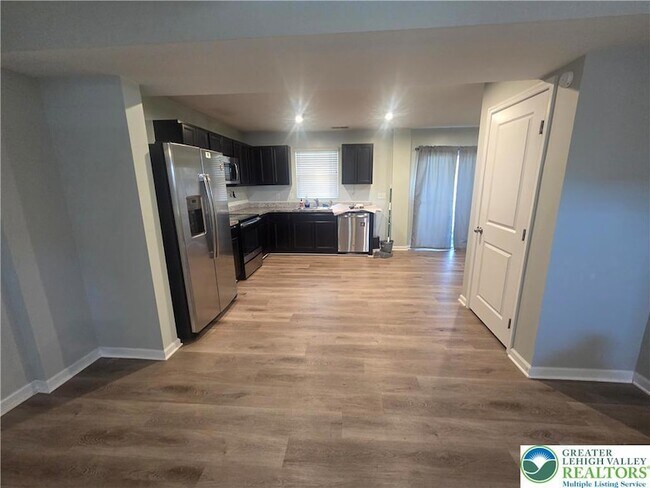 Foto del edificio - 2500 Alex Rd