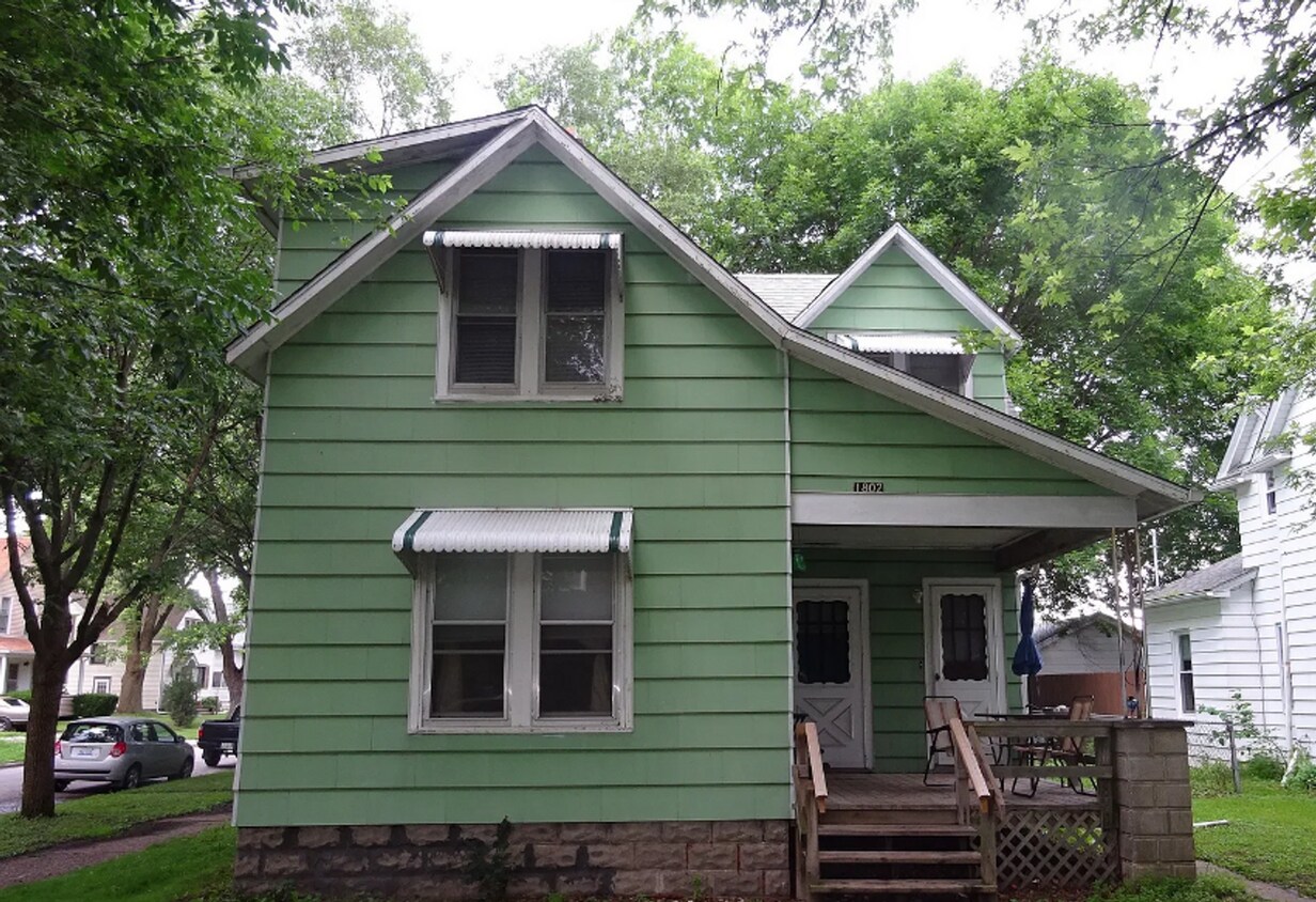 1802 4th St Unit 1802, Moline, IL 61265 Room for Rent in Moline, IL
