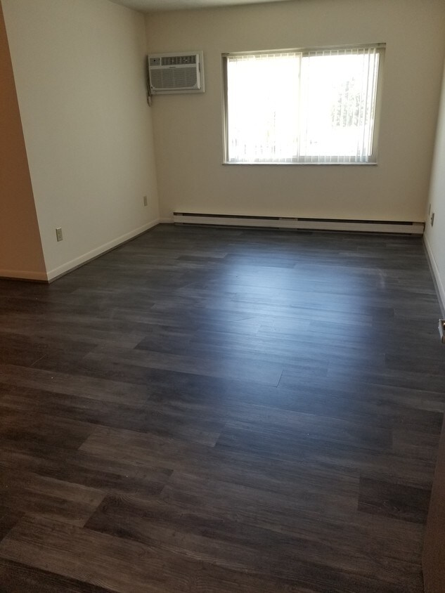 17 W Main St, Amelia, OH 45102 Apartments in Amelia, OH