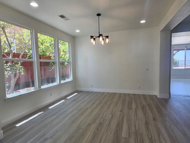 Building Photo - 17127 Carrotwood Dr