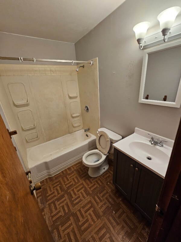 946 Oliver Ave Unit 22, Aurora, IL 60506 Room for Rent in Aurora, IL