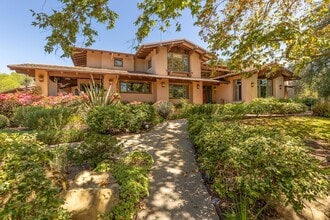 Building Photo - 375 Las Palmas Dr