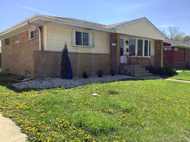 Foto del edificio - 4920 Cypress Dr