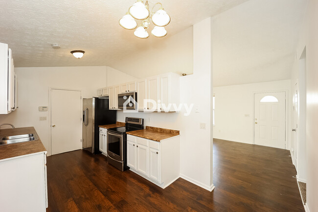Building Photo - 10304 Briarbay Loop