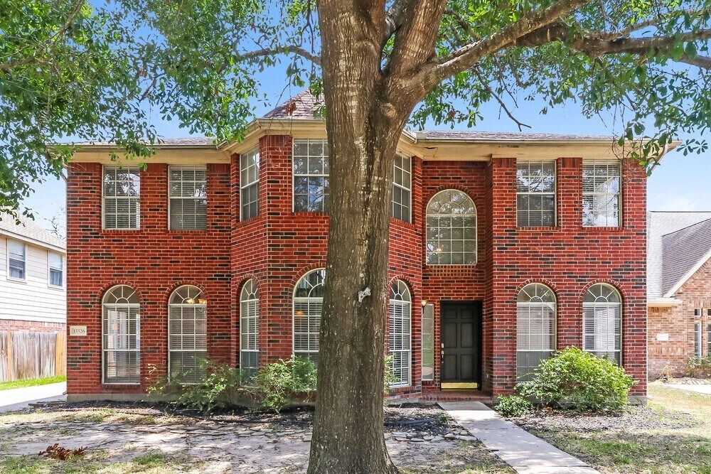 Primary Photo - 15526 Oxenford Dr
