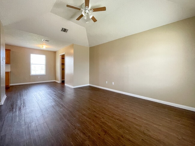 Building Photo - 115 Spring Berry Ln