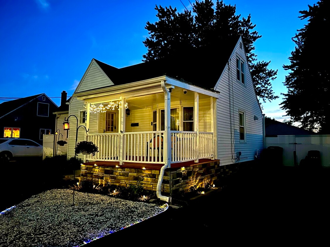 Primary Photo - 484 Ivyhurst Rd N