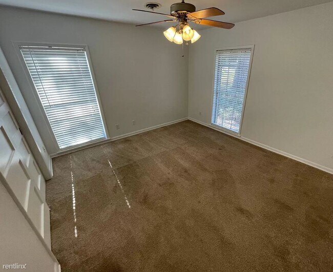 Building Photo - 3 br, 2 bath House - 2215 Robinson Way