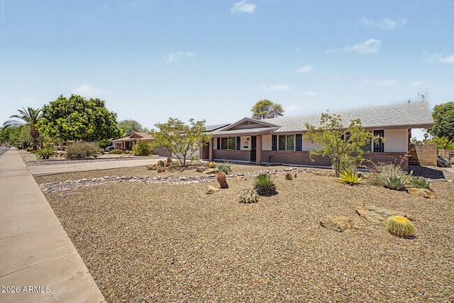 Building Photo - 3910 E Shangri La Rd