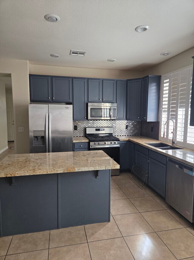 Building Photo - 5025 Cayman Beach St