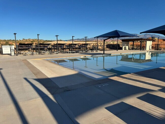 Foto del edificio - 1705 Ripple Rock Dr