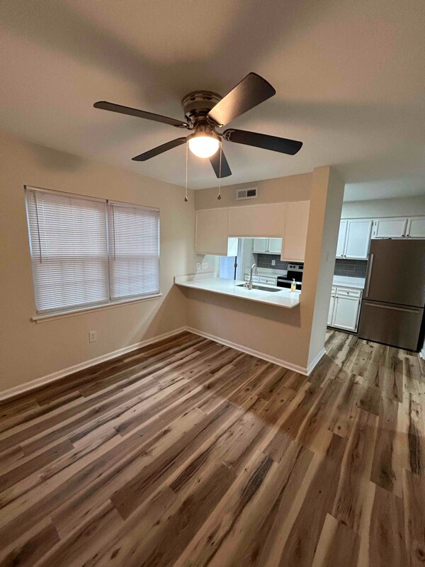 Building Photo - 1028 Hunters Trce