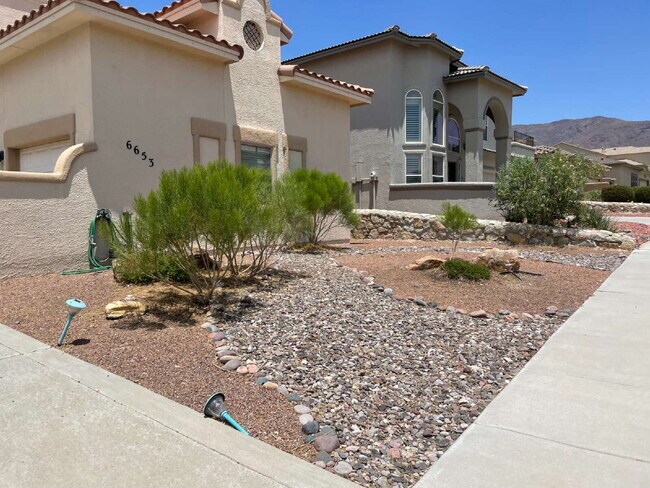 Foto del edificio - "Charming El Paso Oasis: 3-Bedroom Retreat...
