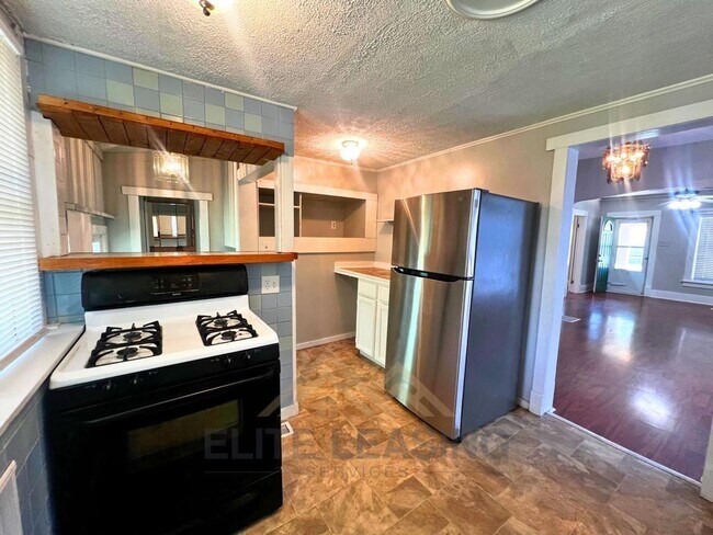Foto del edificio - 2 Bedroom, 1 Bathroom House coming soon.