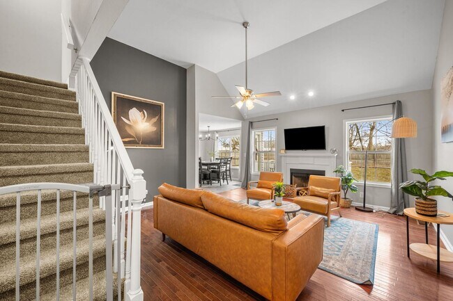 Foto del edificio - Pet Friendly, Bonus Room and Fenced Backyard!