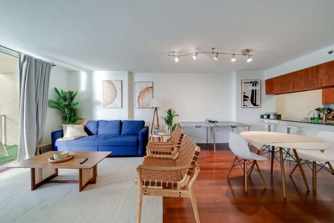 Foto del edificio - 1 SE 12th St