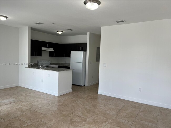 Foto del edificio - 7941 W 2nd Ct
