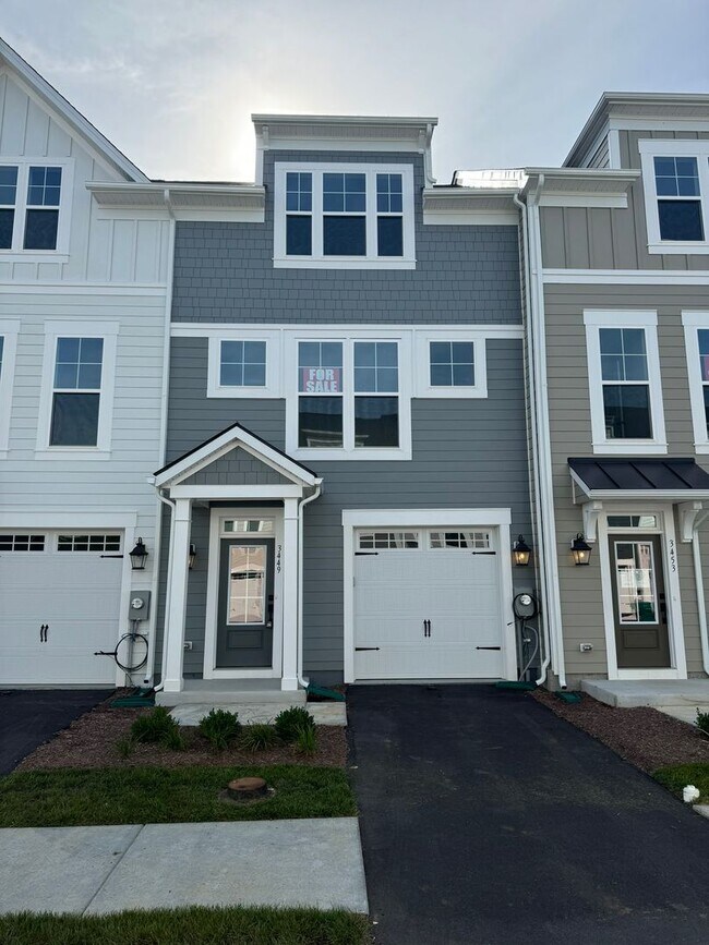 Foto del edificio - Townhouse for Rent in Preston Lake