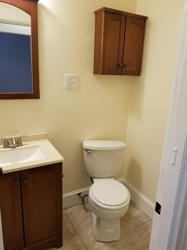 Building Photo - 43 Bow St