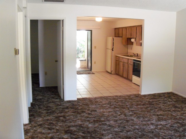 Building Photo - 5633 Silver Spur Dr