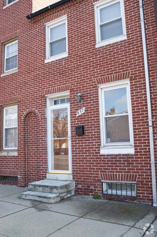 Building Photo - 837 N Central Ave