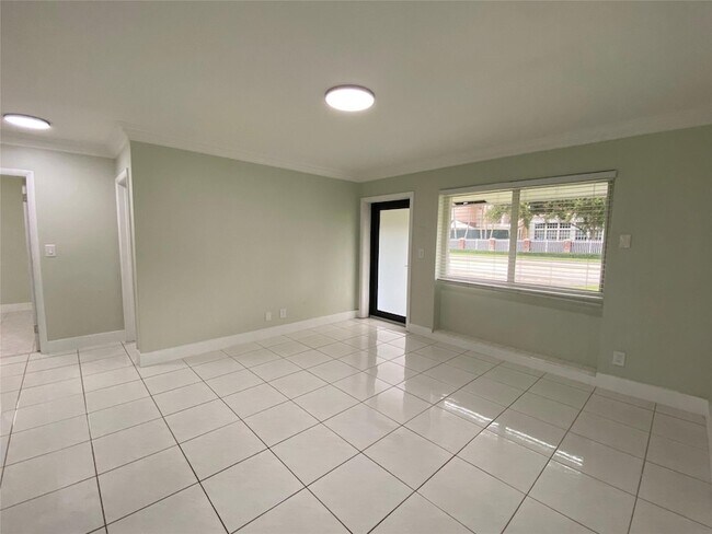 Foto del edificio - 1610 NE 62nd St