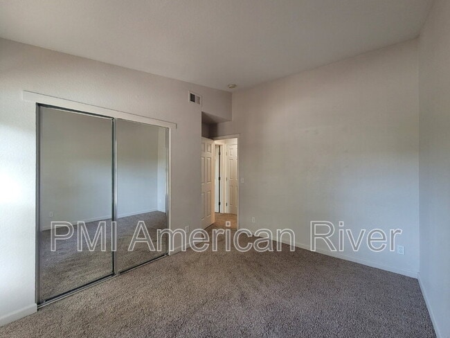 Building Photo - 7131 Stella Ln