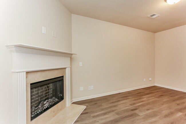Foto del edificio - 250 Stillwood Dr