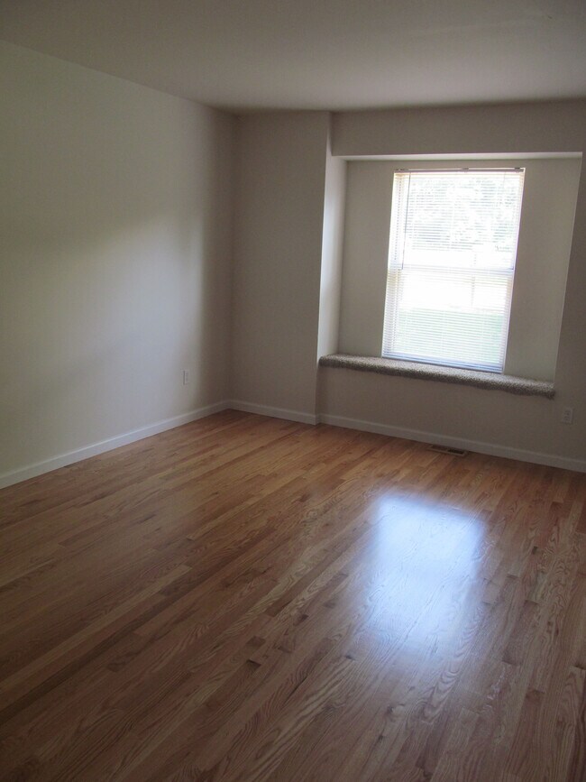 Foto del edificio - 1479 Dartmouth Dr