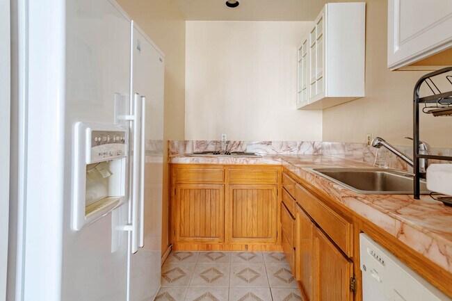 Foto del edificio - 508 N Canon Dr