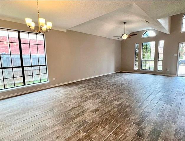 Foto del edificio - 7017 Club Creek Dr