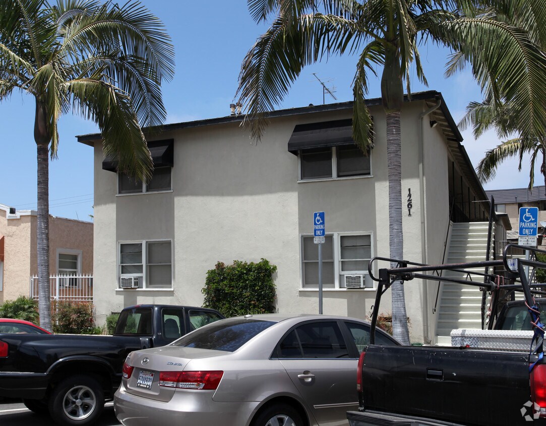 Foto del edificio - 1261 E Appleton St