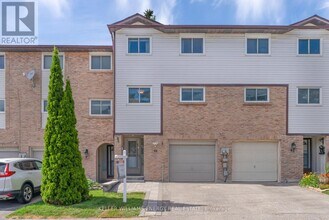 Building Photo - 1330-1330 Trowbridge Dr