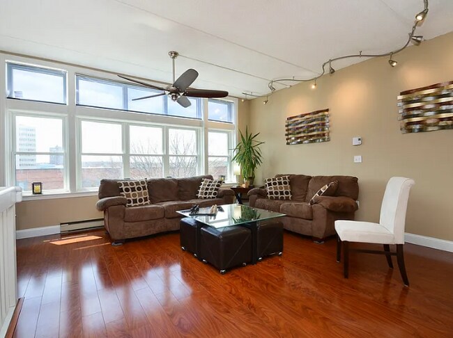 Building Photo - 43 Ellingwood St