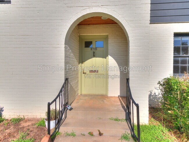 Building Photo - 3715 N Lee Ave