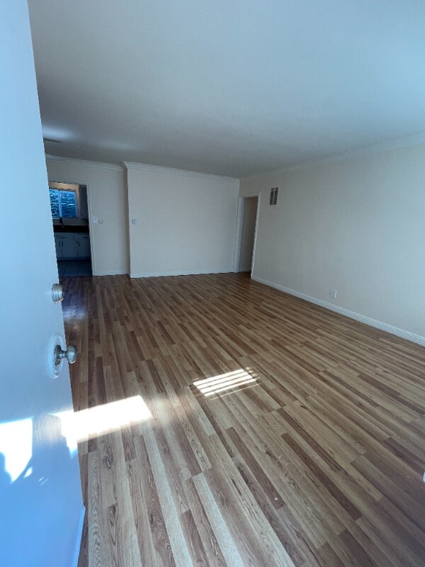 Foto principal - 8546 Cashio St