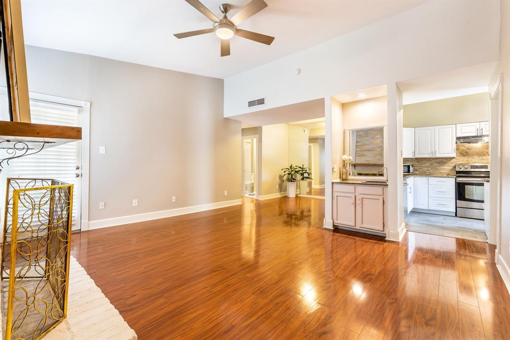 2001 Bering Dr Unit 4M, Houston, TX 77057 Condo for Rent in Houston, TX