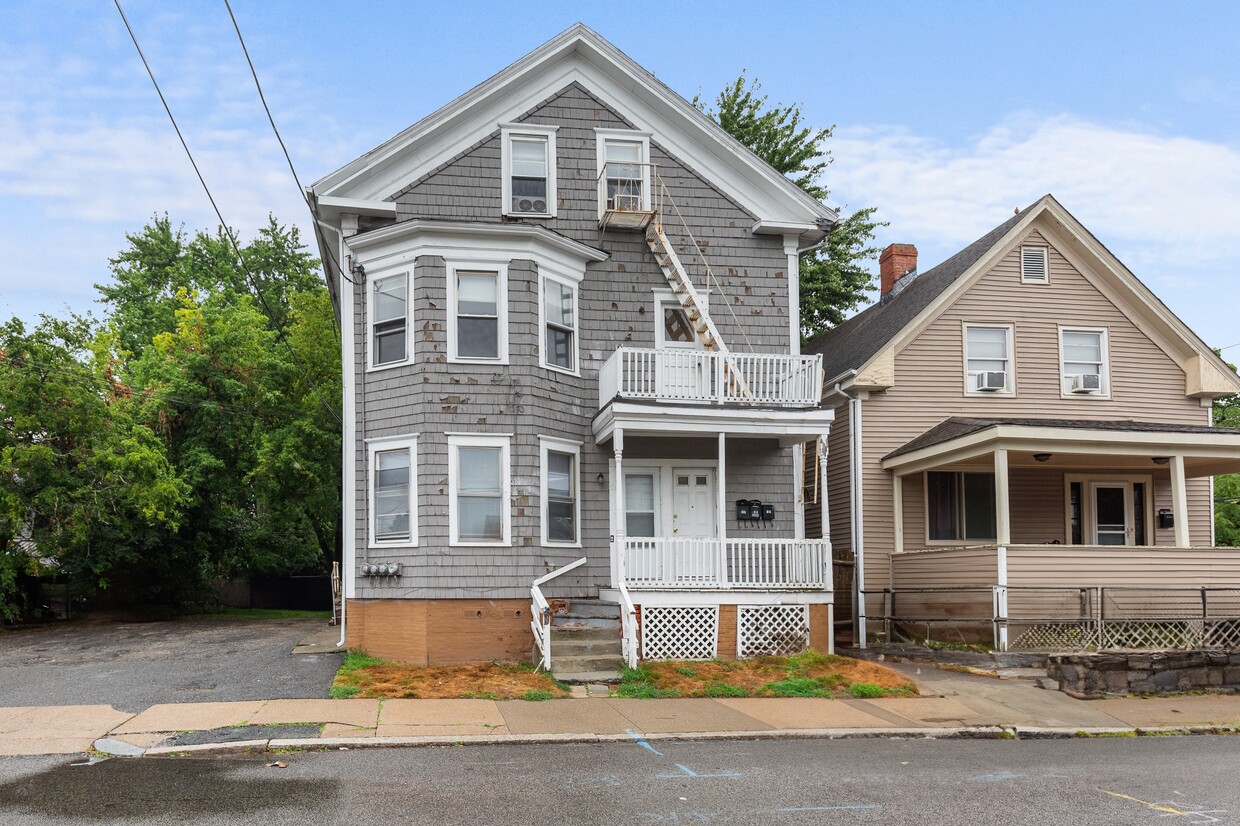 Photo - 52 Dennis Ave (Cranston, RI)