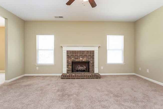 Building Photo - 767 Helm Ln NW
