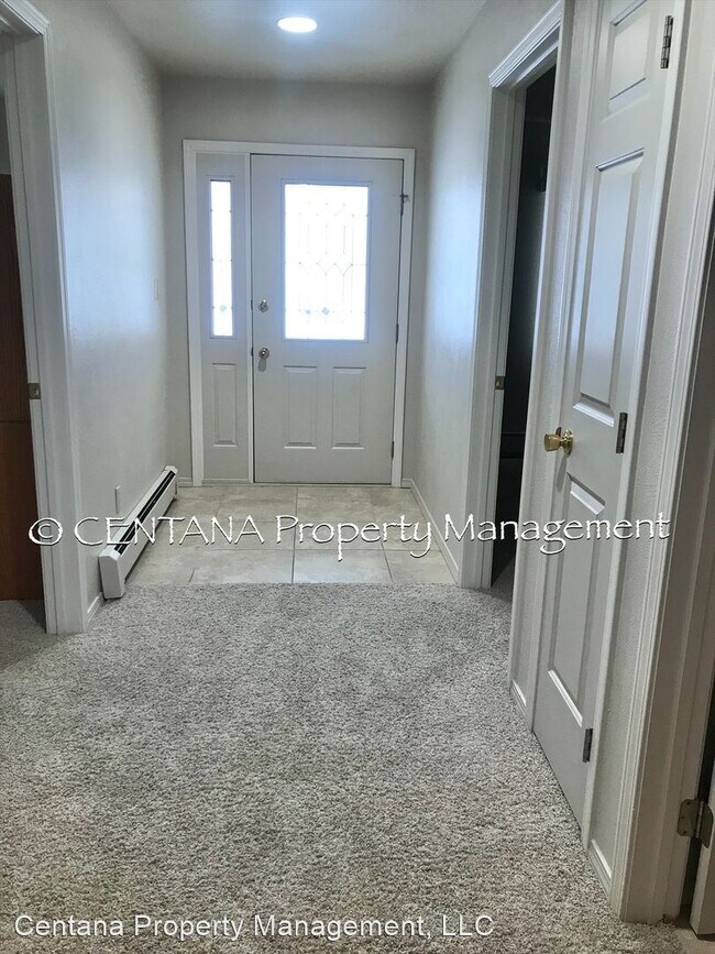 Building Photo - 3 br, 2 bath House - 301 Aspen Way