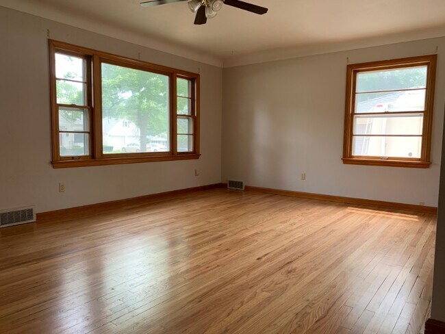 Foto del edificio - 422 19th St NW