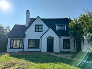 Building Photo - 716 Riverside Dr