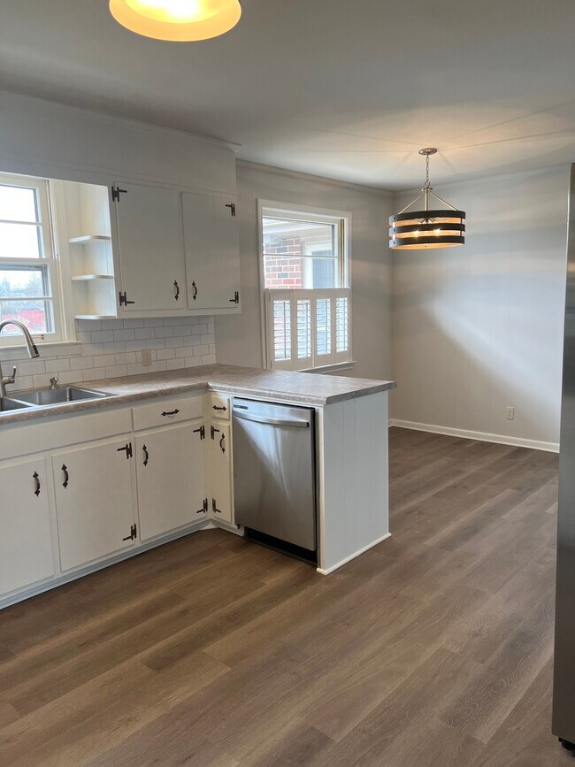 834 Castle Heights Ave, Lebanon, TN 37087 House Rental in Lebanon, TN