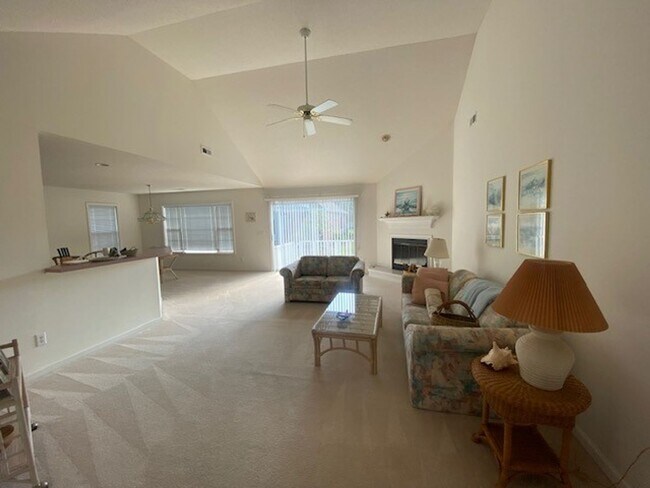 Foto del edificio - Introducing a charming 3-bedroom, 2-bathro...
