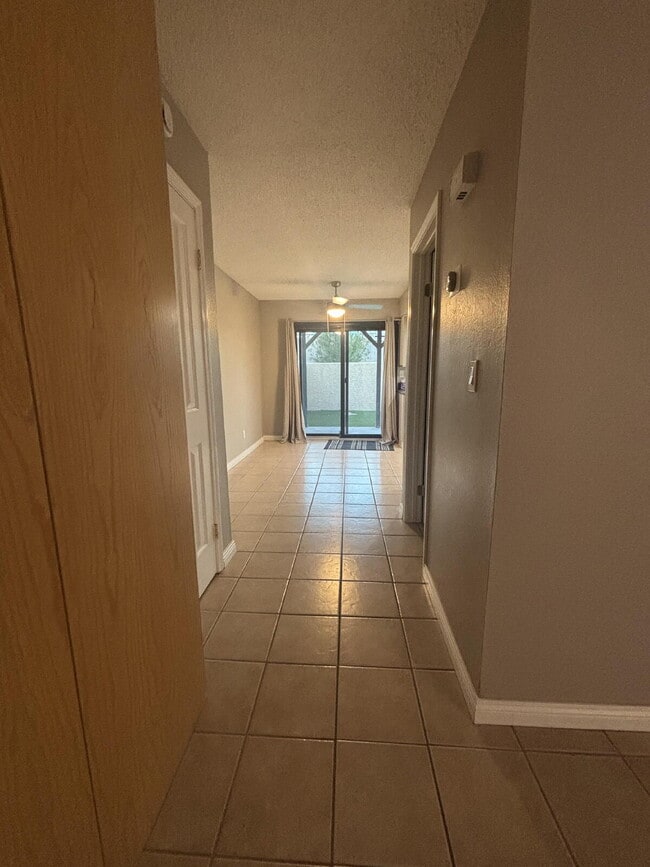 Foto del edificio - 2 Bed |1 Bath Multi-Family Unit with Private Backyard for Rent – North Las Vegas
